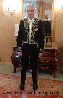 habit academicien Jean Tirole